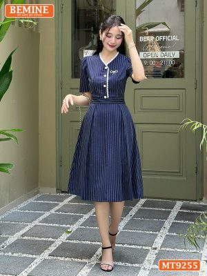 Đầm thiết kế cổ V viền ren đính nút dáng chữ A MT9255 3