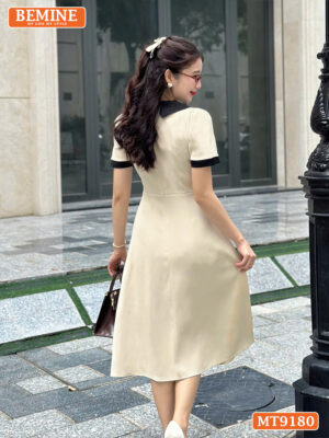 Đầm thiết kế cổ sen phối cúc xẻ trước dáng xếp ly MT9180 9