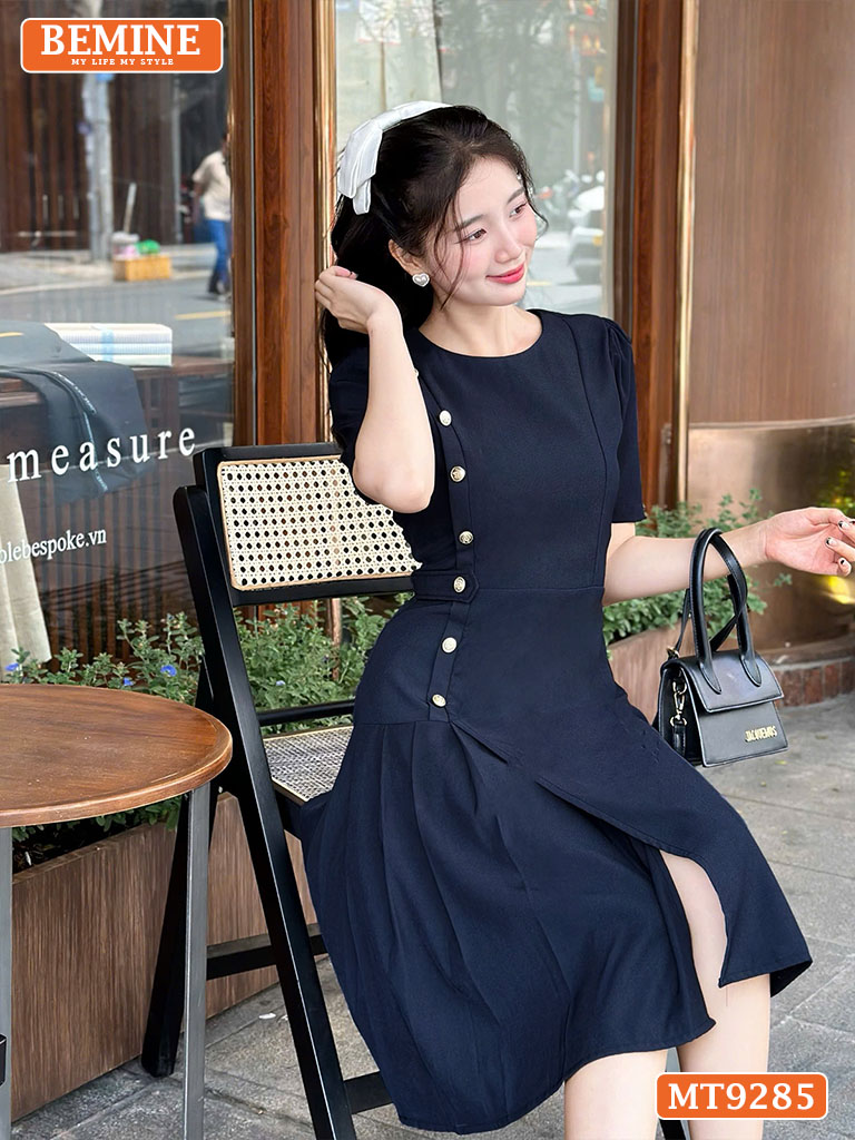 Đầm thiết kế cổ tròn đính nút dáng xếp ly MT9285 1