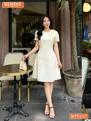 Đầm thiết kế cổ tròn viền ngọc đính nơ cổ MT9197 3