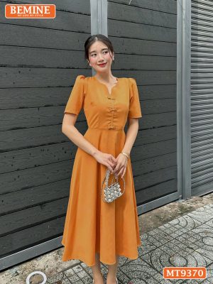 Đầm thiết kế cổ tròn xẻ V đính nơ dáng chữ A MT9370