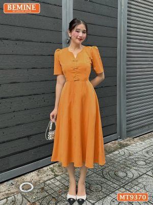 Đầm thiết kế cổ tròn xẻ V đính nơ dáng chữ A MT9370 3