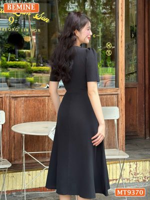 Đầm thiết kế cổ tròn xẻ V đính nơ dáng chữ A MT9370 9