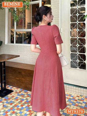 Đầm thiết kế cổ tròn xẻ V đính nơ dáng chữ A MT9370 14