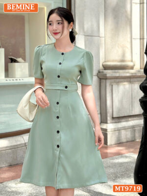 Đầm thiết kế BEMINE cổ tròn dáng chữ A đính nút MT9719 1