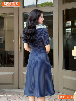 Đầm thiết kế BEMINE cổ sen dáng dài ngực viền có hoa MT9704 4